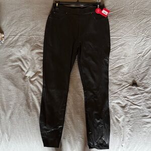 SPANX Women's Sleek Black faux leather Skinny Jeans/leggings